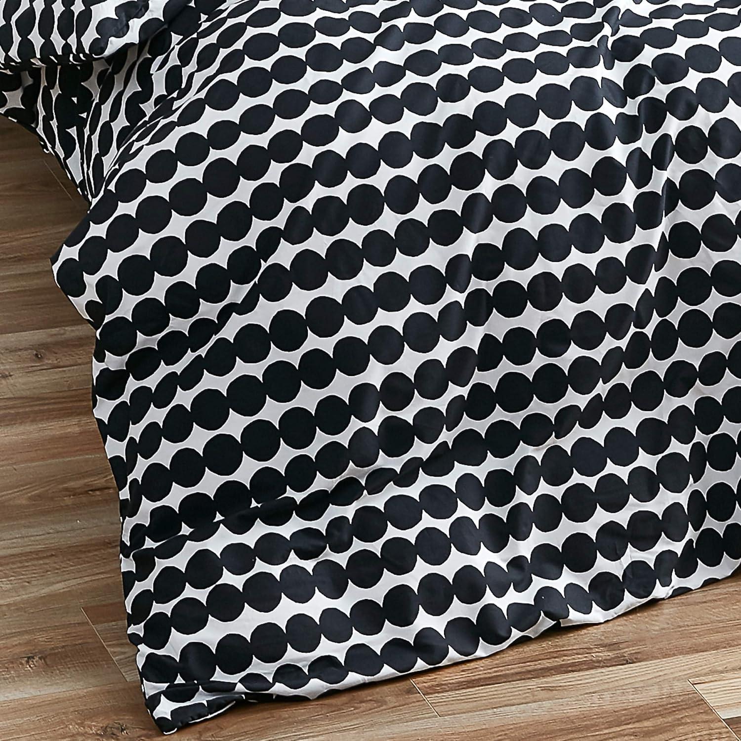 imageMARIMEKKO Queen Comforter Set Soft ampamp Reversible Cotton Percale Bedding with Medium Weight Feel for Year Round Comfort 3 Piece Bed Set with Matching Pillowcases Rasymatto BlackRasymatto Black